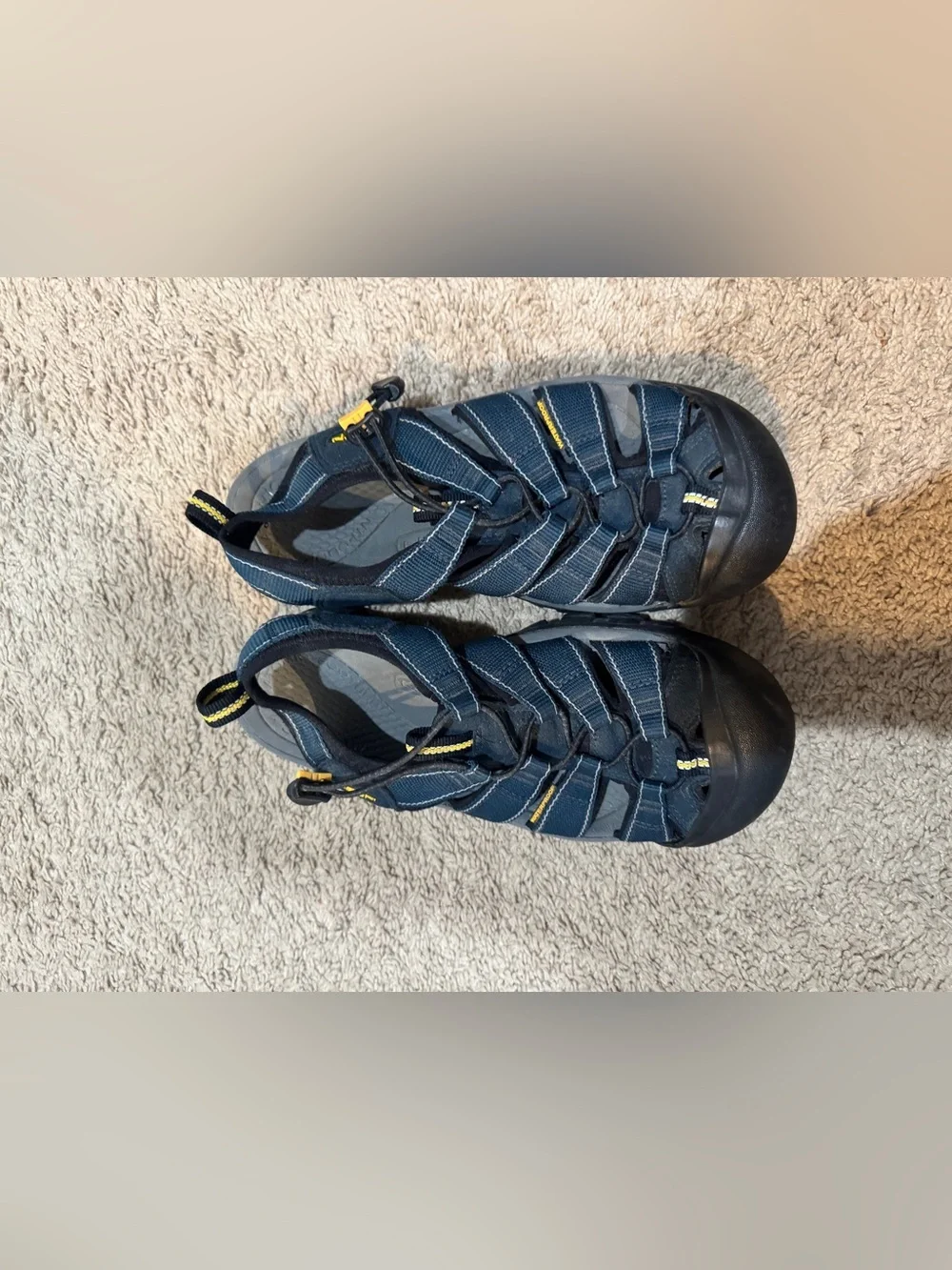 Keen Men's Closed-Toe Outdoor Sandal in Navy, Black & Yellow Accent. Newport H2